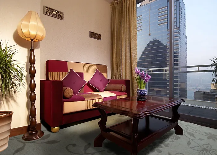 Lan Kwai Fong - Kau U FongAirport Hotel